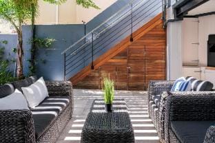 Elegant Charm Retreat Central Treasure Hotel in Camps Bay