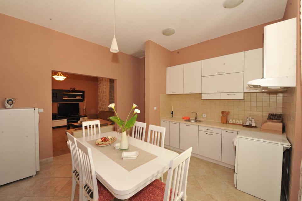 Apartments Marilu Hotel in Dobrota