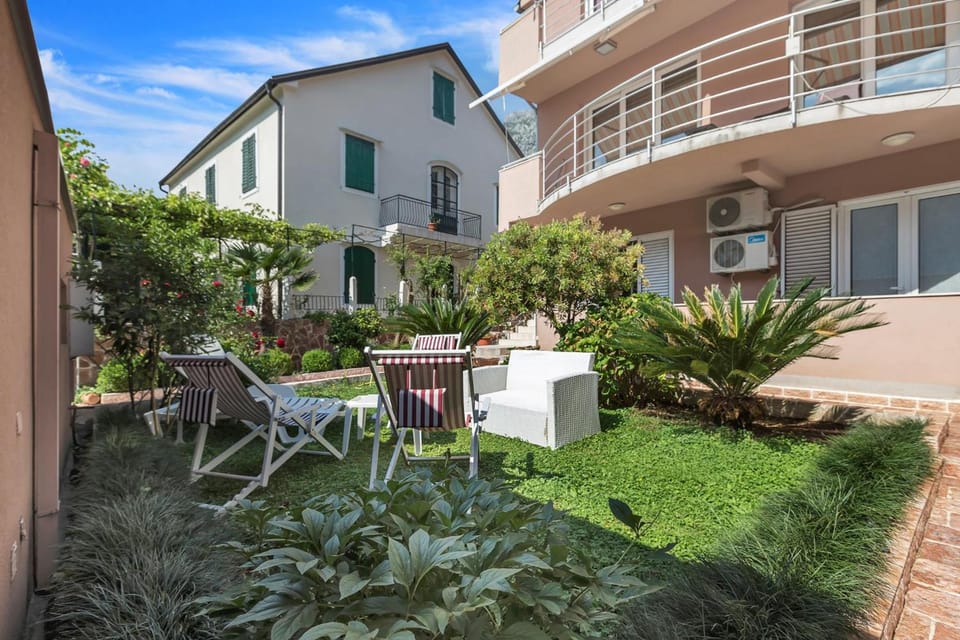 Apartments Marilu Hotel in Dobrota