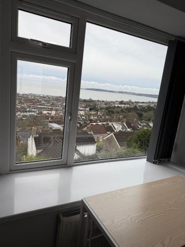 Luxury room with sea views and modern conveniences Hotel in Swansea