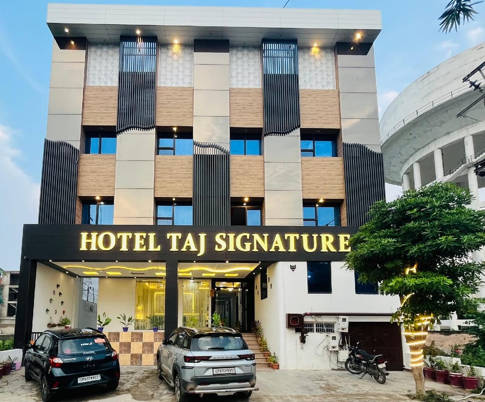 Hotel Taj Signature Hotel in Agra
