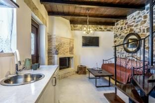 Minos Country Living maisonette with private pool Hotel in Crete