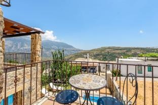 Minos Country Living maisonette with private pool Hotel in Crete
