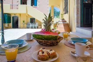 Skandalis - Athina apartment with sea view Hotel in Crete