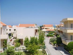 Litinas Aprt with balcony in front of the pool Hotel in Agia Marina