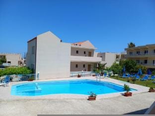 Litinas Aprt with balcony in front of the pool Hotel in Agia Marina