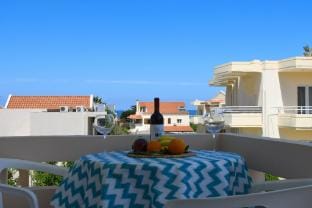 Litinas Apt with pool & balcony with sea view Hotel in Agia Marina