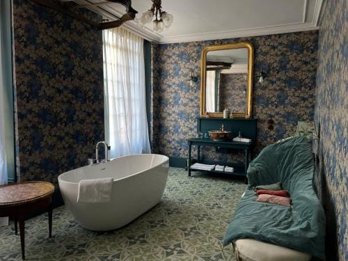 Chateau de Rosa Bonheur Hotel in Fontainebleau