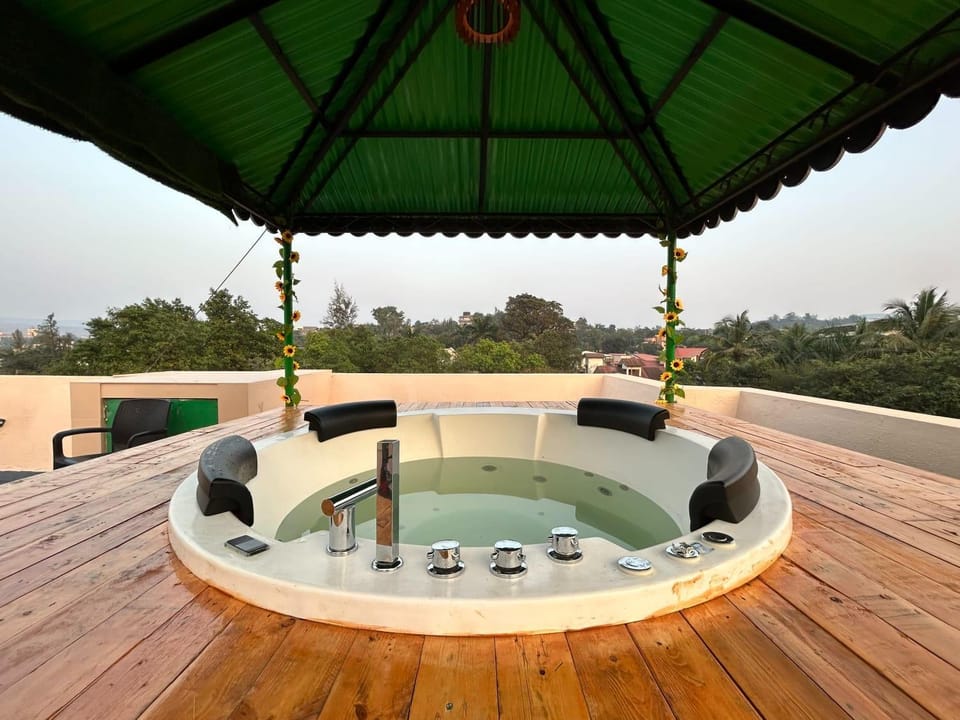 Hot tub