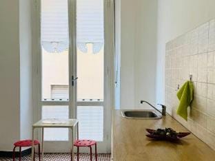 Guesthouse The Shuttle Hotel in Livorno