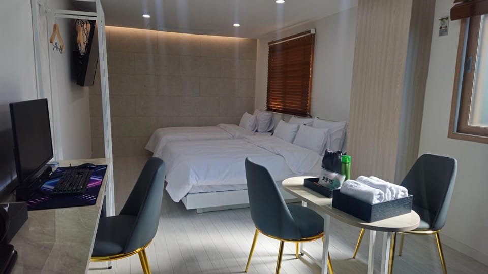 Doksan Hotel Lavin Motel in Seoul