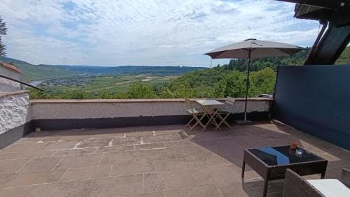 BelaVista'nBed - Peaceful Studio with private Terrace and Amazing Mosel Valley Views Lodge in Cochem-Zell
