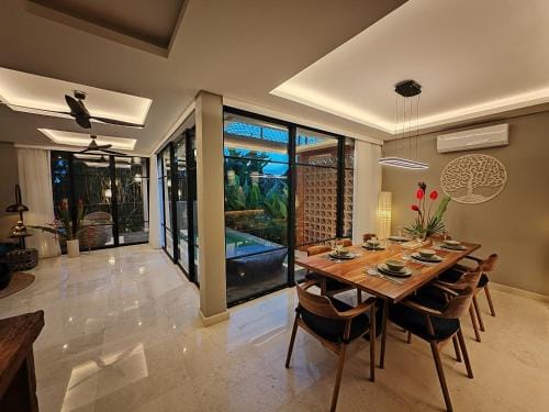 Bali canggu villa with private pool Hotel in North Kuta