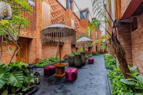 Bali canggu villa with private pool Hotel in North Kuta