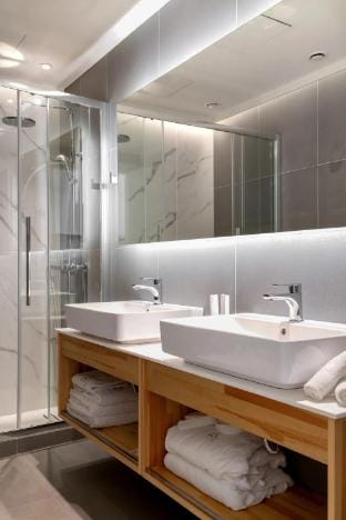 Athens Hill - Superior Garden Apartment Hotel in Kallithea