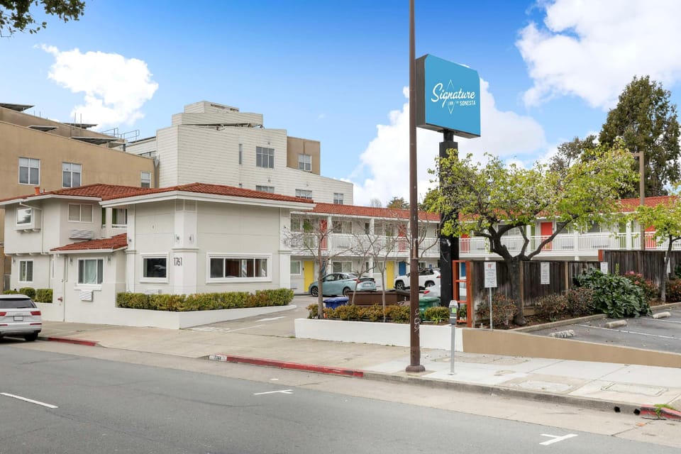 Signature Inn Berkeley Hotel in Berkeley