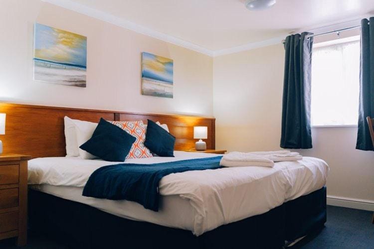 Rooms At 95 Long Street Hotel in North Warwickshire District