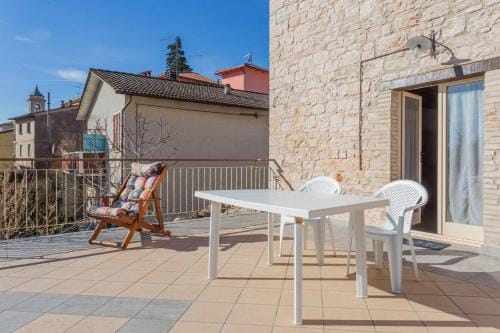 Apt With Breezy Terrace Feel the Cucco's Wind Hotel in Umbria