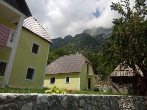 Bujtina Ahmetaj Lodge in Montenegro