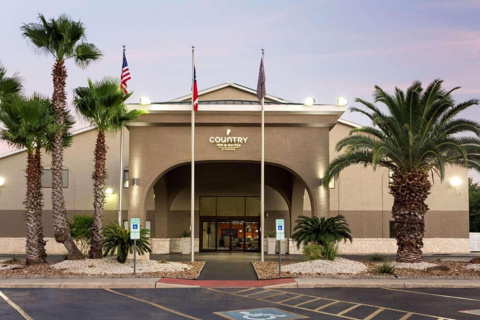 Country Inn & Suites by Radisson, San Antonio Lackland AFB - SeaWorld Area Hotel in San Antonio