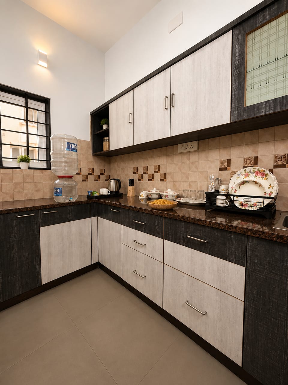 SRJ S Thaneesh Resedency Hotel in Ooty
