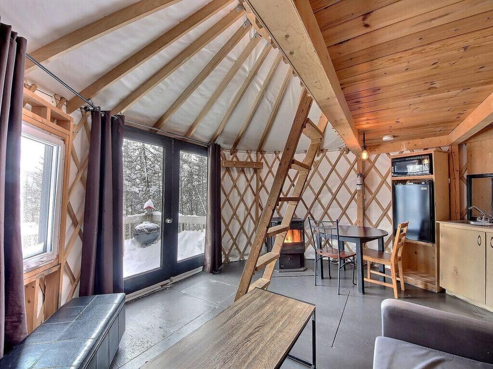 Imago Village Hotel in Quebec