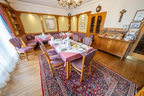 Haus Golker Ferienwohnungen & Fruhstuckspension Hotel in Carinthia, Austria