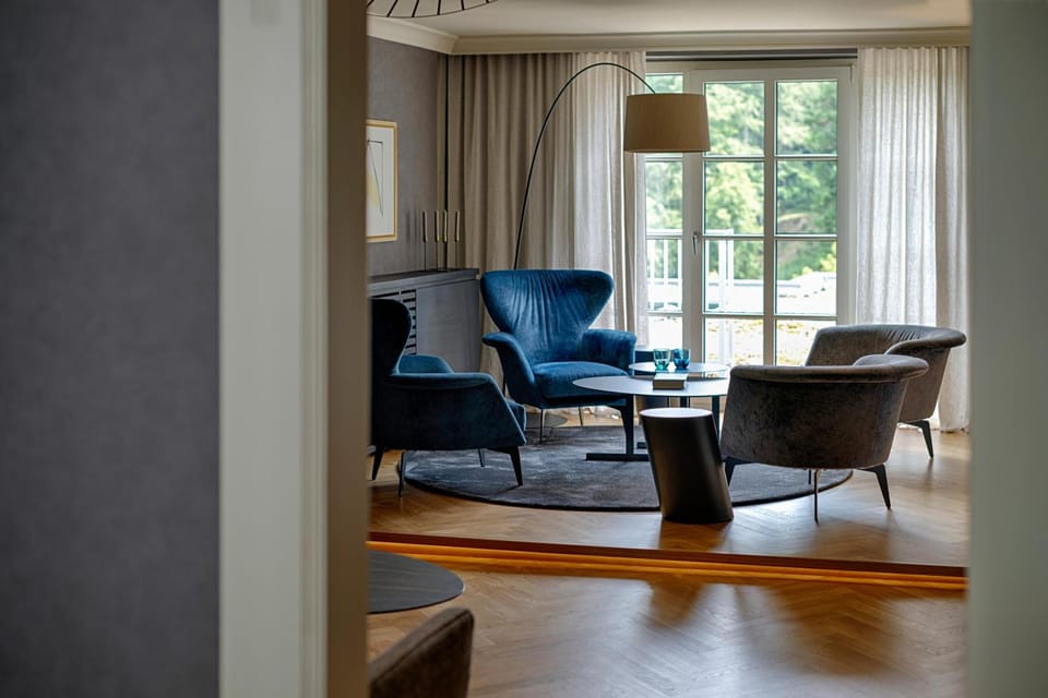 Shared lounge/TV area