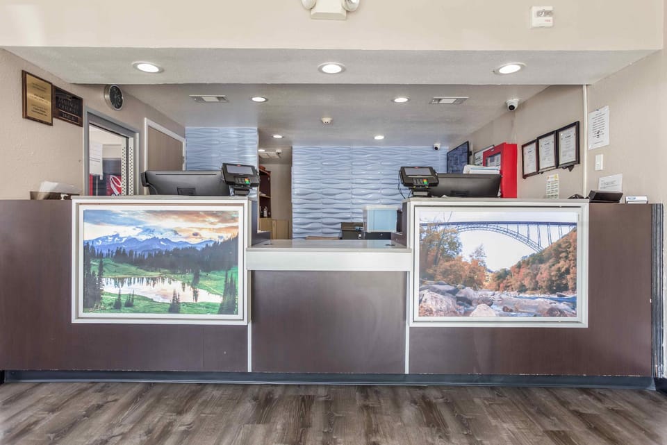 Motel 6 Cross Lanes, WV–Goff Mountain Rd Hotel in Ohio