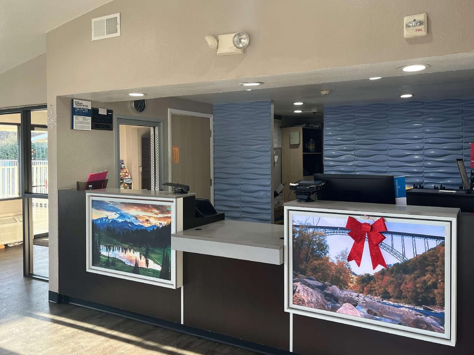 Motel 6 Cross Lanes, WV–Goff Mountain Rd Hotel in Ohio