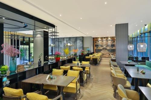 Dingshiju Crystal Hotel Hongqiao Railway Station National Convention and Exhibition Center Hotel in Shanghai