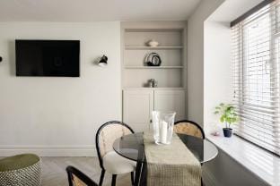 Opulent 2-bed Retreat with Garden Hotel in Bristol