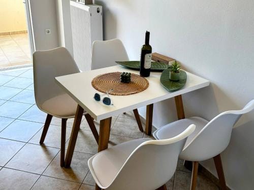 Son of the Beach Apartment - 20sec walk to beach Hotel in Chania