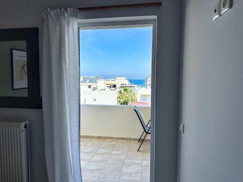 Son of the Beach Apartment - 20sec walk to beach Hotel in Chania