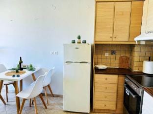 Son of the Beach Apartment - 20sec walk to beach Hotel in Chania
