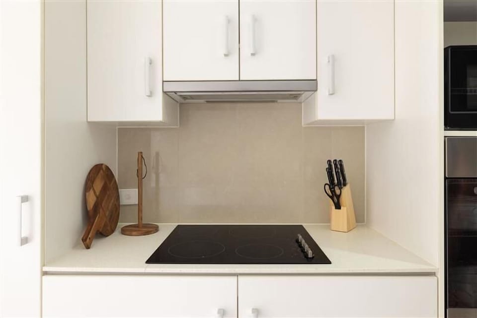 Smart Suites Self Check-in Apartments - 73 Bale Hotel in Brisbane