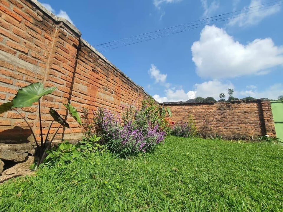 Mountain Scene BnB Hotel in Africa
