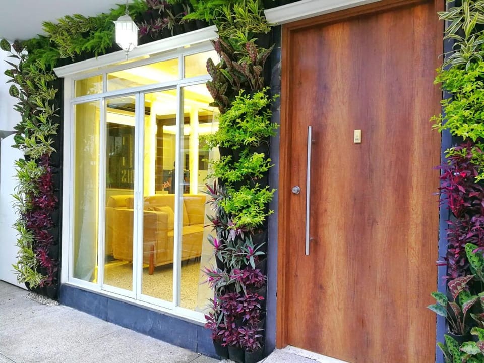 DC Suites Aeropuerto Hotel in Guayaquil