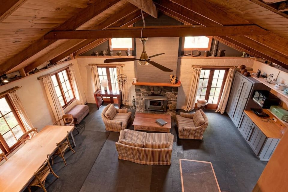 Cloudy Creek Cottage Hotel in South Bruny