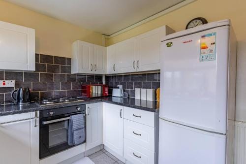 Sleek  Cozy 1BR  NEC  Resorts World Nearby Hotel in Metropolitan Borough of Solihull