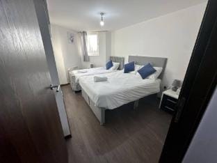 Elegant 1BR Gem Near NEC  Resorts World Hotel in Solihull