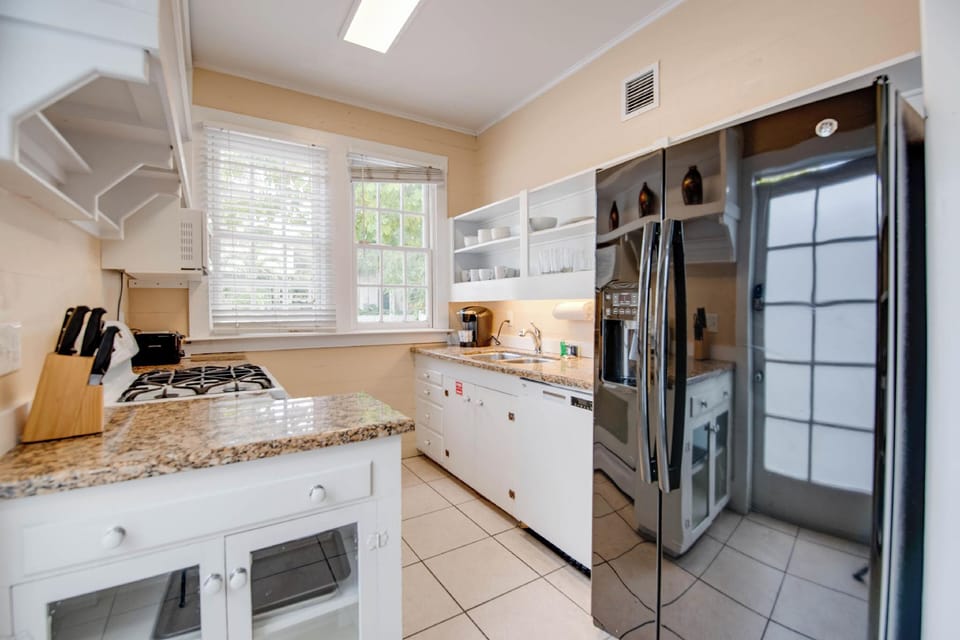 Banana's Foster Guesthouse Hotel in Key West