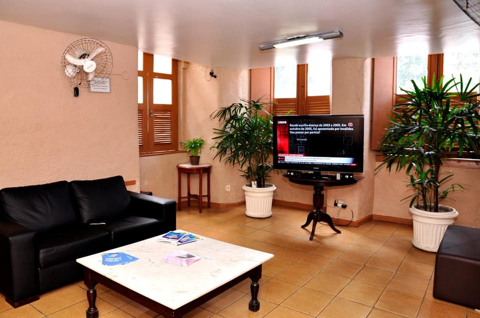 Shared lounge/TV area