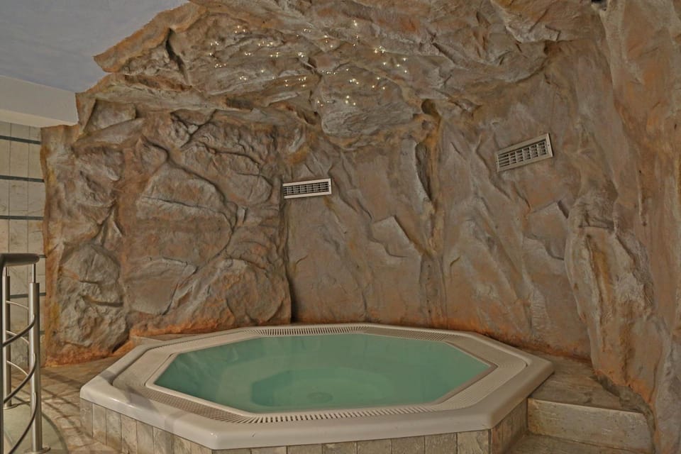Hot tub