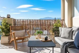 Sunny getaway with pool in Marbella - Ref M54 Hotel in Marbella