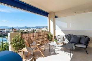 Sunny getaway with pool in Marbella - Ref M54 Hotel in Marbella