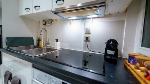 Charming apartment in Levallois Hotel in Levallois-Perret