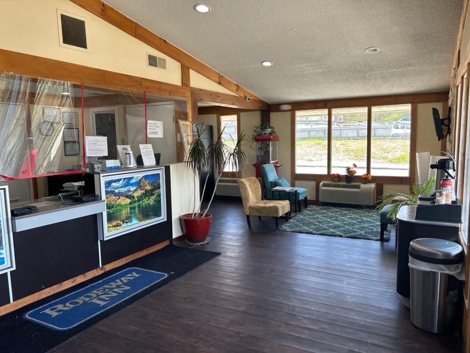 Shared lounge/TV area