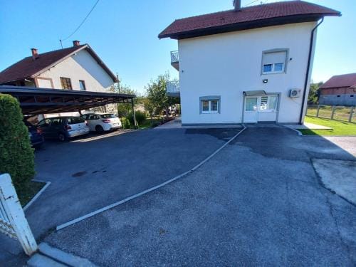 Apartmani Denis Hotel in Federation of Bosnia and Herzegovina