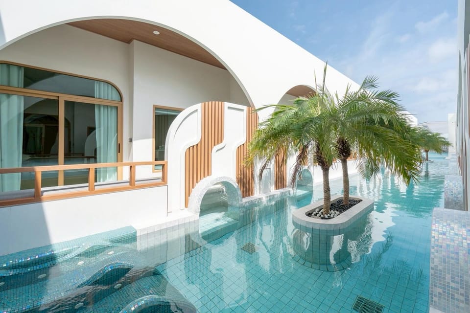 De Lunar Koh Larn Resort in Chon Buri Changwat